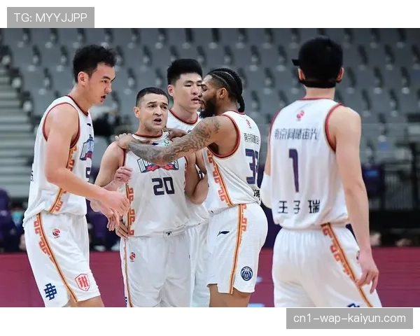 同曦99-81战胜江苏 末节抢断反击扣篮锁定胜局 同曦99-81战胜江苏 末节抢断反击扣篮锁定胜局